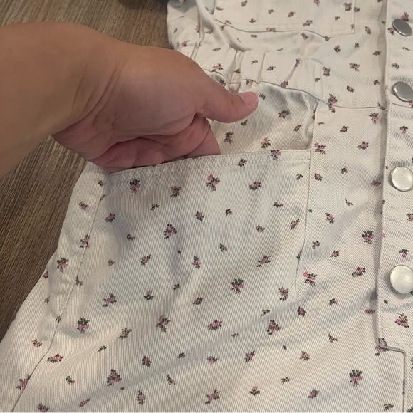 Altar’d State Skylar Cargo Romper Floral Women’s Small Cottagecore Boho Coquette - Picture 5 of 10